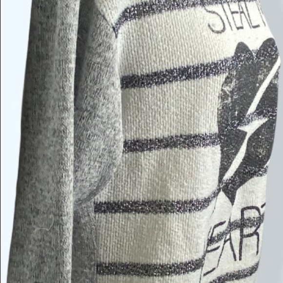 Stranded Juniors “Steal My Heart” Striped Knit Sweater L White Black Gray 3/4 - Picture 7 of 11